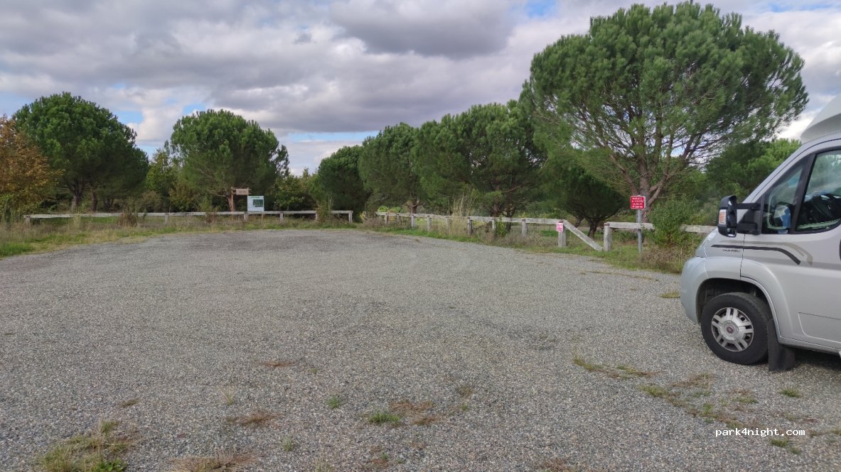 (32320) Montesquiou - Unnamed Road — foto 2