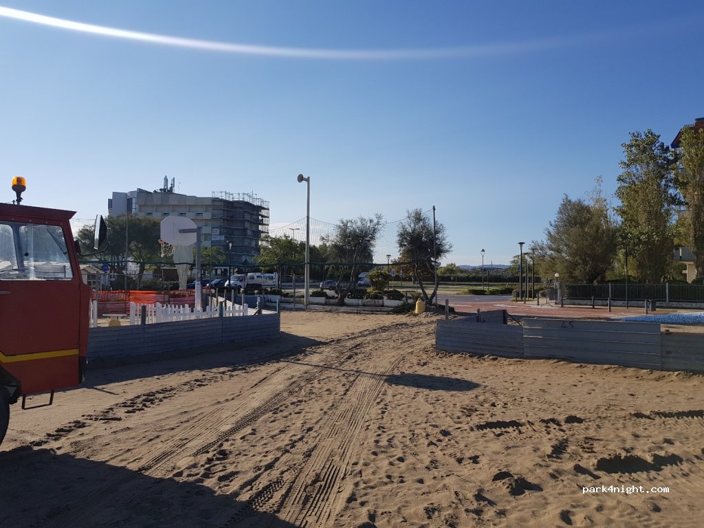 (47843) Misano Adriatico - 8 Via D'azeglio — foto 3
