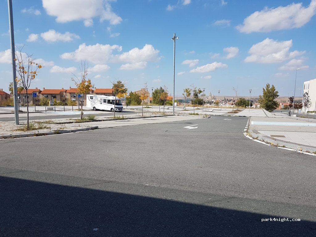 (40004) Segovia - Calle del Sexmo de Posaderas — foto 3