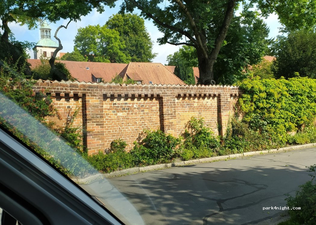 Parkplatz am Kloster — foto
