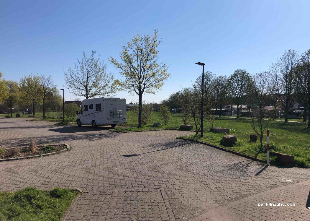 (76877) Offenbach an der Queich - Konrad-Lerch-Ring 2 — foto 2