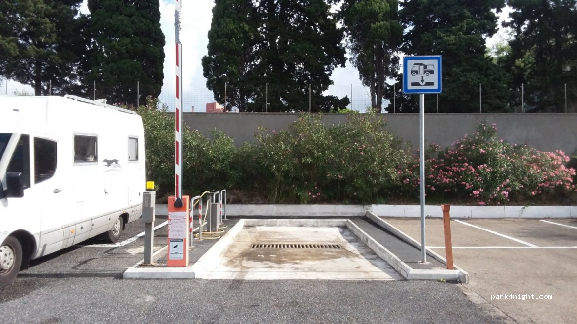 (00053) Civitavecchia - 3 Via Gaspare Pecorelli — foto
