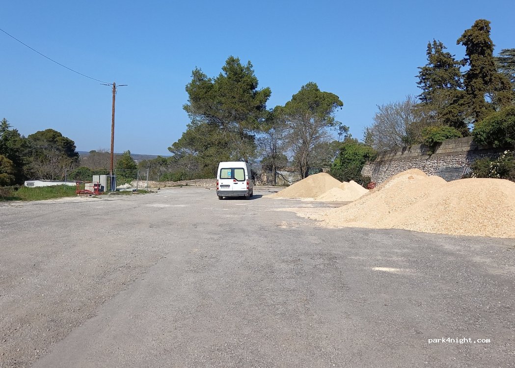 (30700) Uzès - 9 Chemin du Serre Bonnet — foto 4