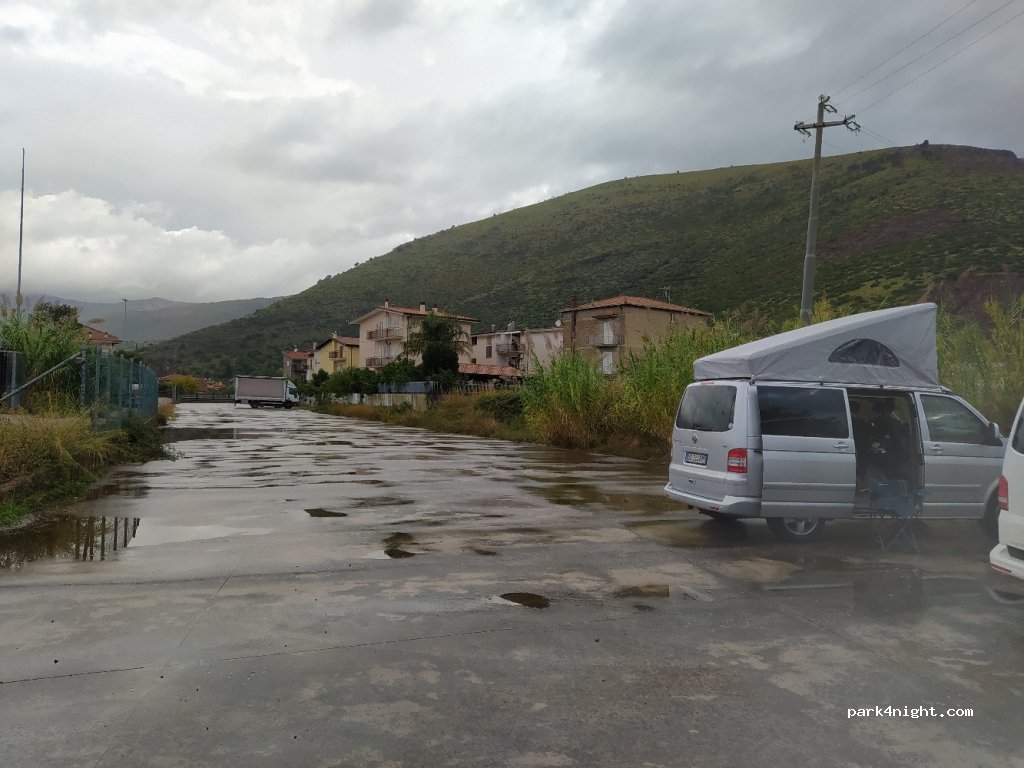(04022) Fondi - 175 Via Arnale Rosso — foto 2