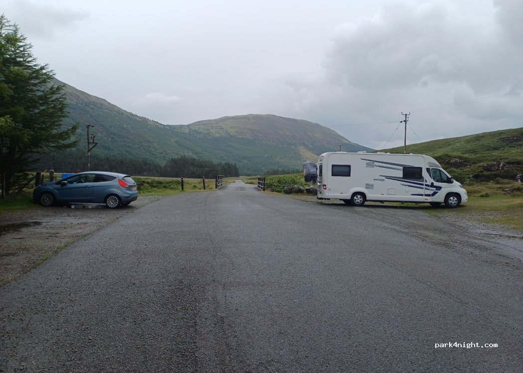 (IV47 8TA)  - Unnamed Road — foto