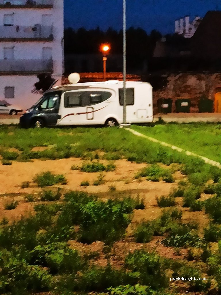 (17600) Figueres - 10 Carrer Far d'Empordà — foto