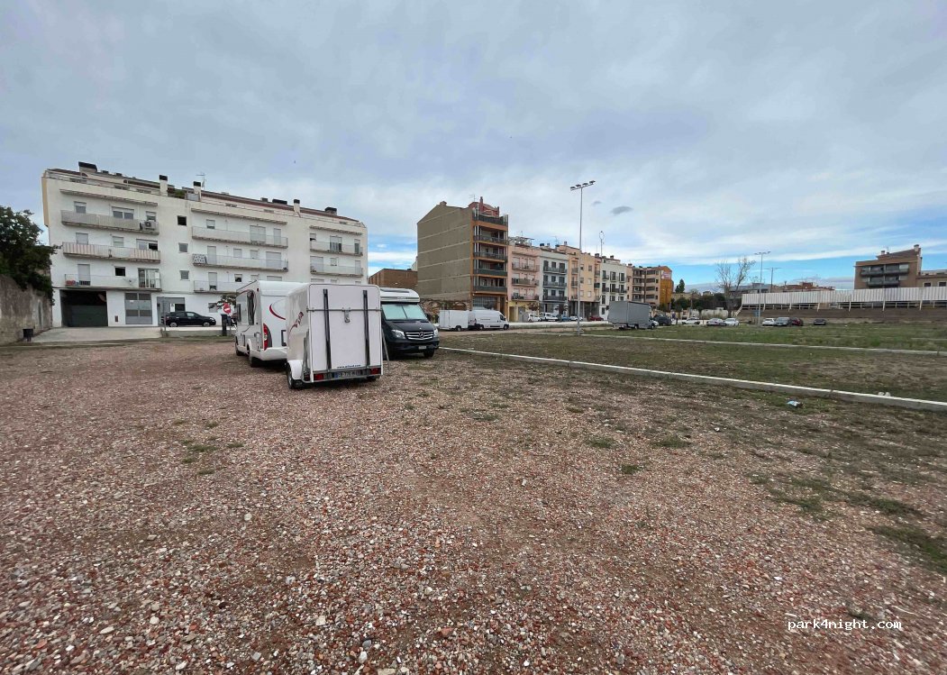 (17600) Figueres - 10 Carrer Far d'Empordà — foto 3