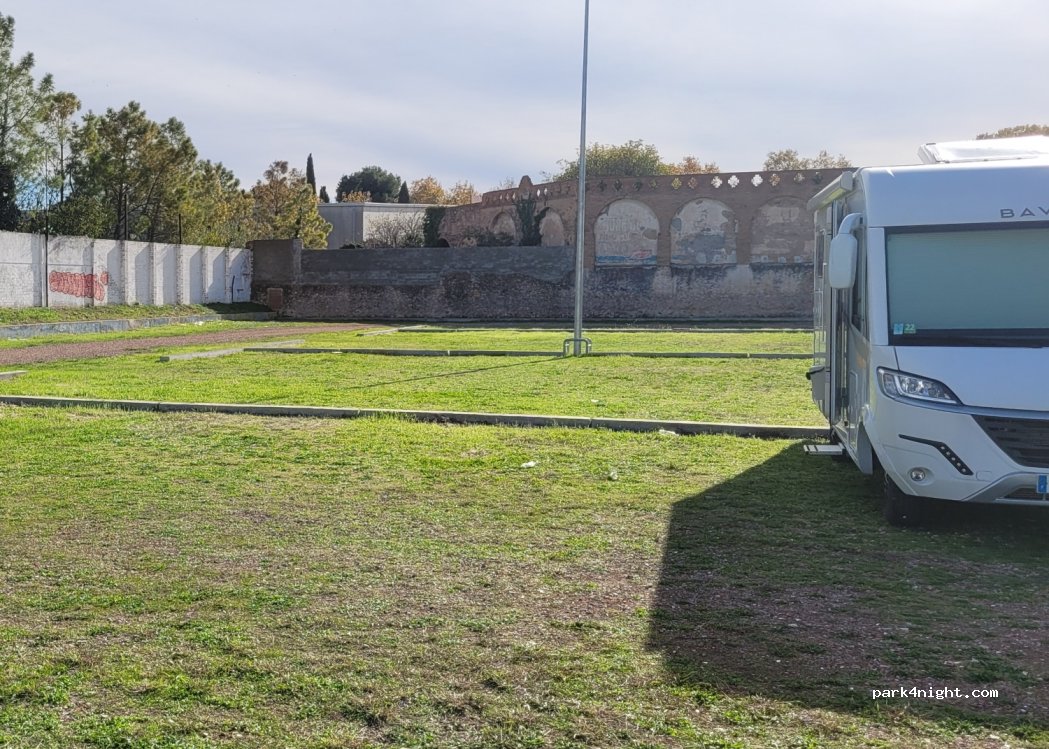 (17600) Figueres - 10 Carrer Far d'Empordà — foto 4