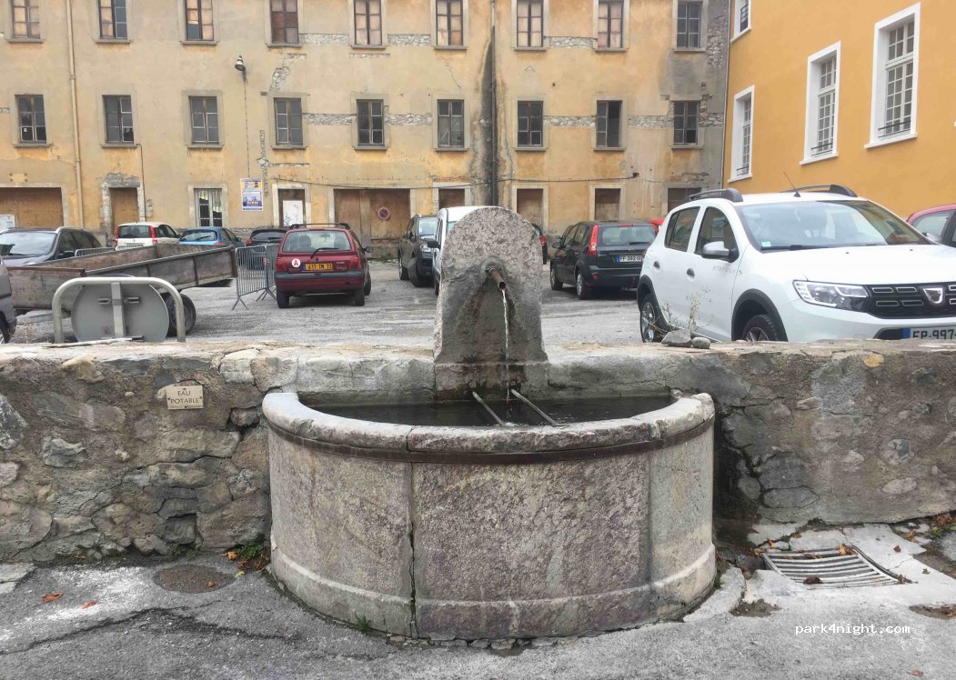 (05200) Embrun - 4 Rue Sénateur Bonniard — foto