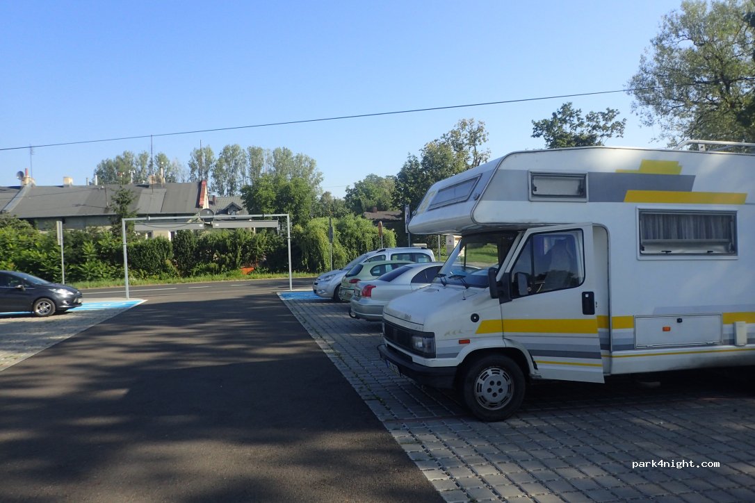 (97-320) Piotrków Trybunalski - 176/178 Dworska — foto
