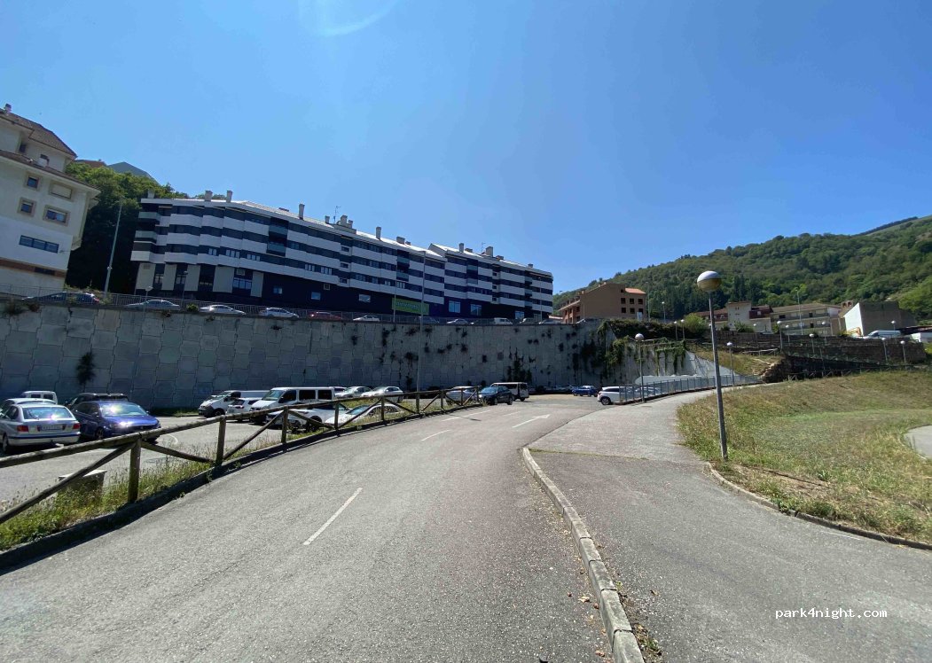 (33800) Cangas del Narcea - 19 Avenida de Oviedo — foto 3