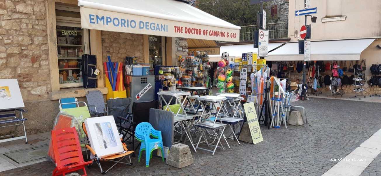 (37017) Lazise - 13 Corso Cangrande — foto