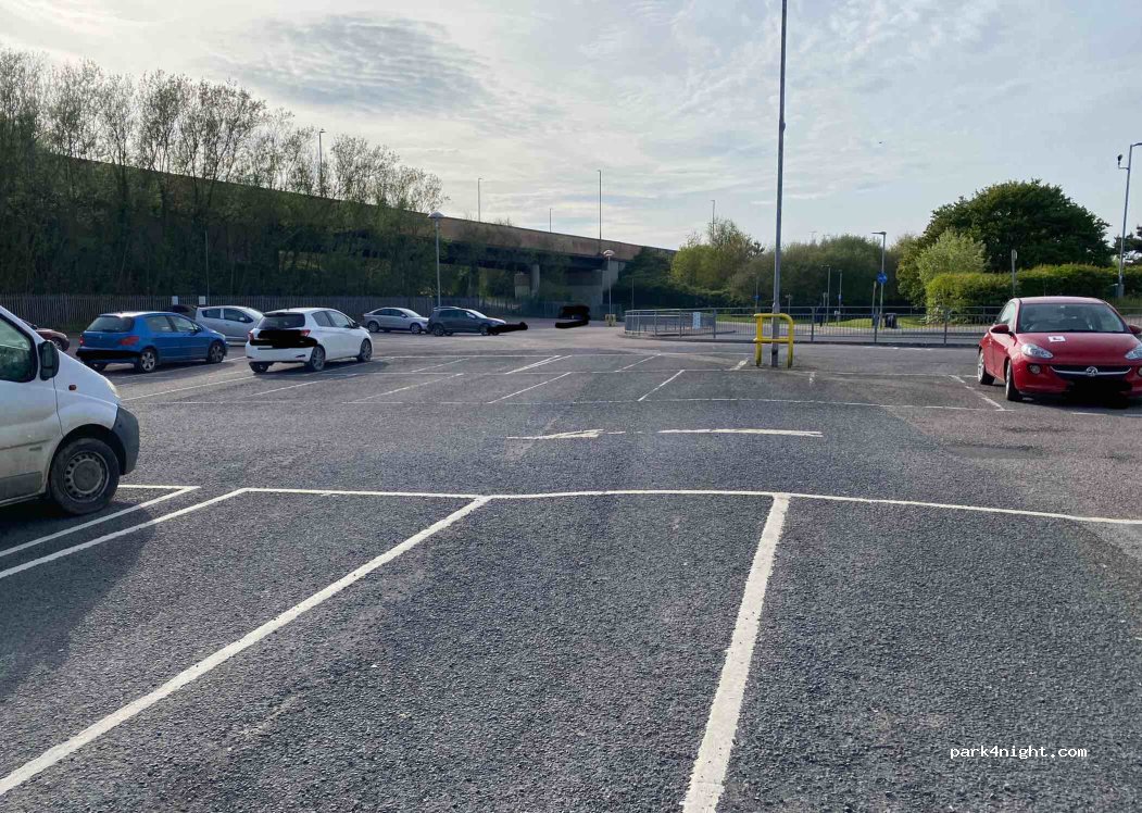 (EX31 2BR) Barnstaple - Station Rd — foto