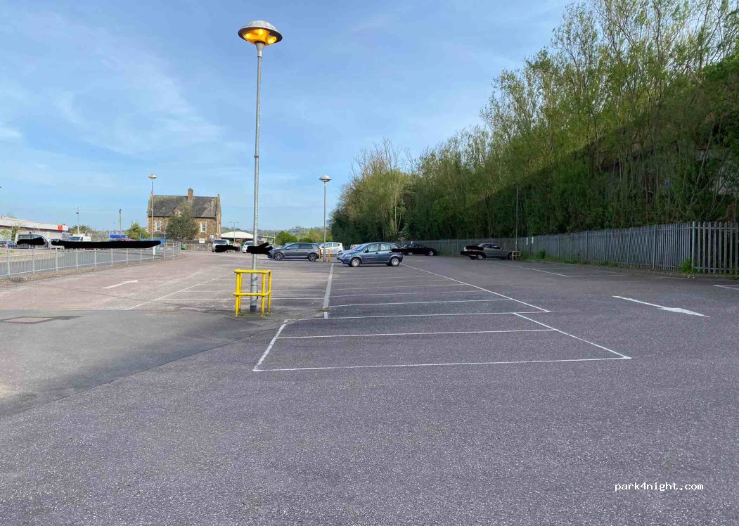 (EX31 2BR) Barnstaple - Station Rd — foto 2
