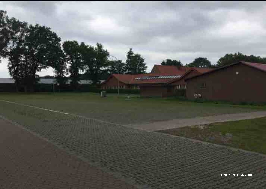 Wohnmobilstellplatz Dorfplatz — foto 3