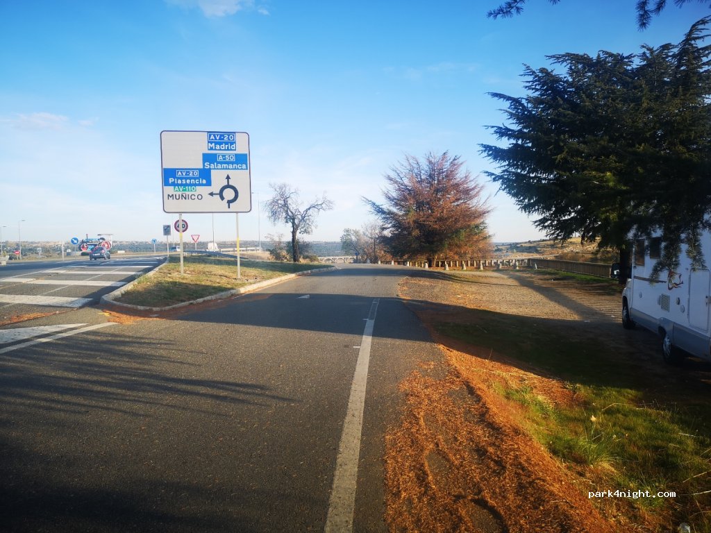 (05002) Ávila - 25 Carretera Salamanca — foto 2