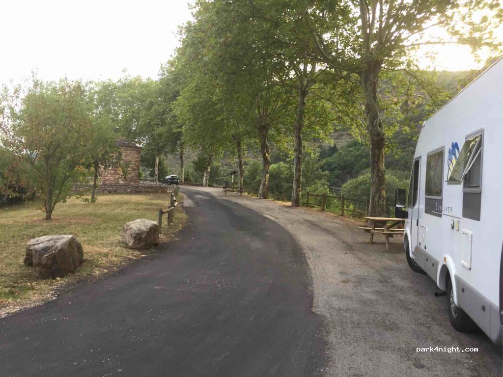 (12490) Saint-Rome-de-Tarn - Avenue du Pont du Tarn — foto 4