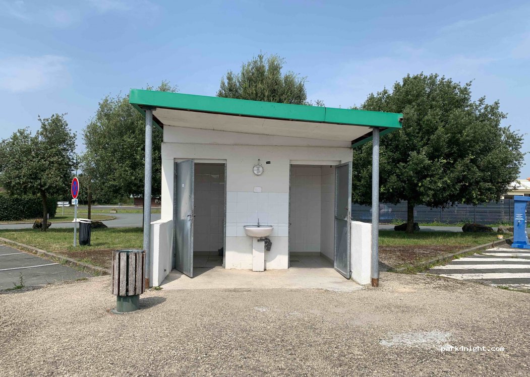 Aire de camping-car La Laigne — foto 2