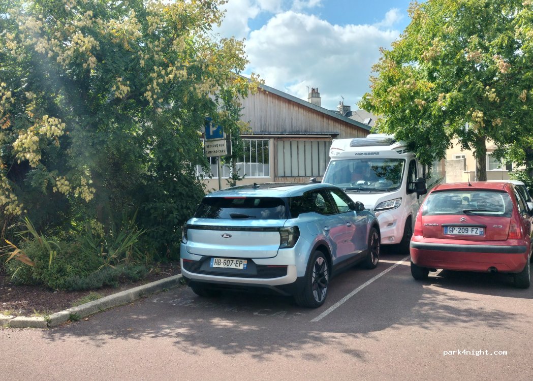 (50500) Carentan les Marais - 8 Place Desplanques Dumesnil — foto 3