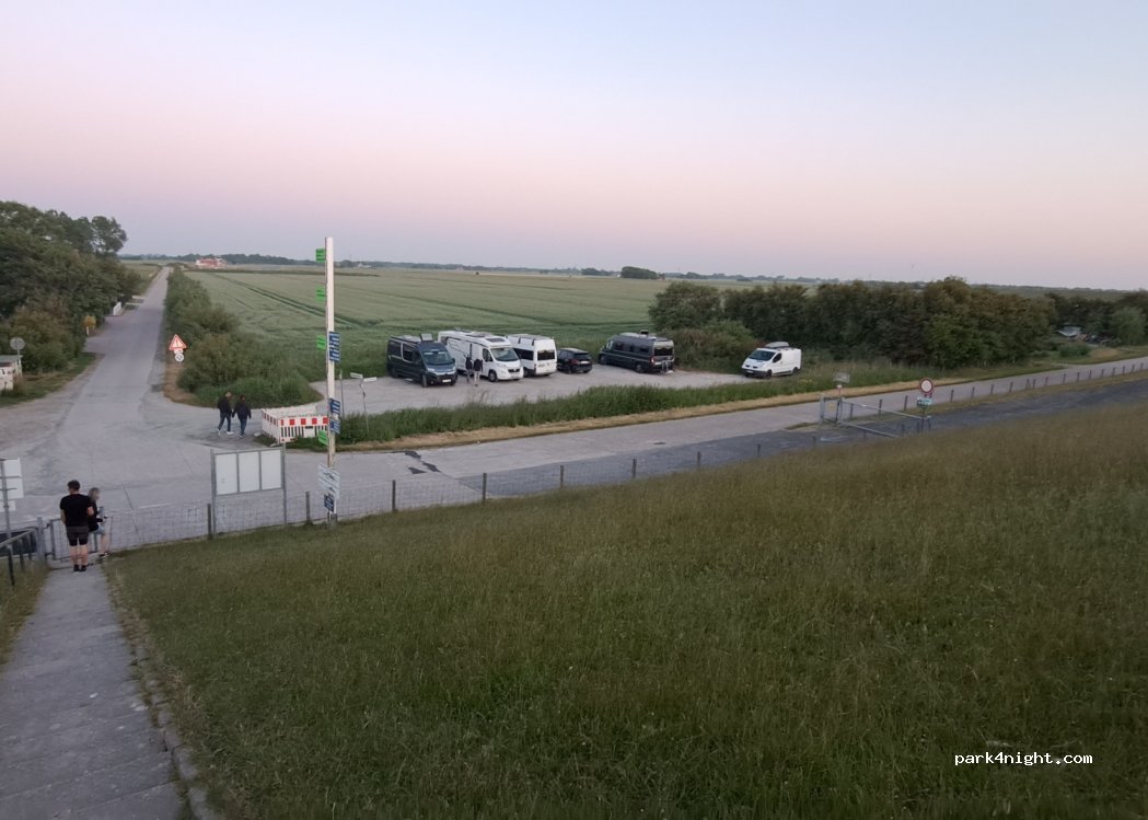 Parkplatz ,Am roten Pfahl — foto 2