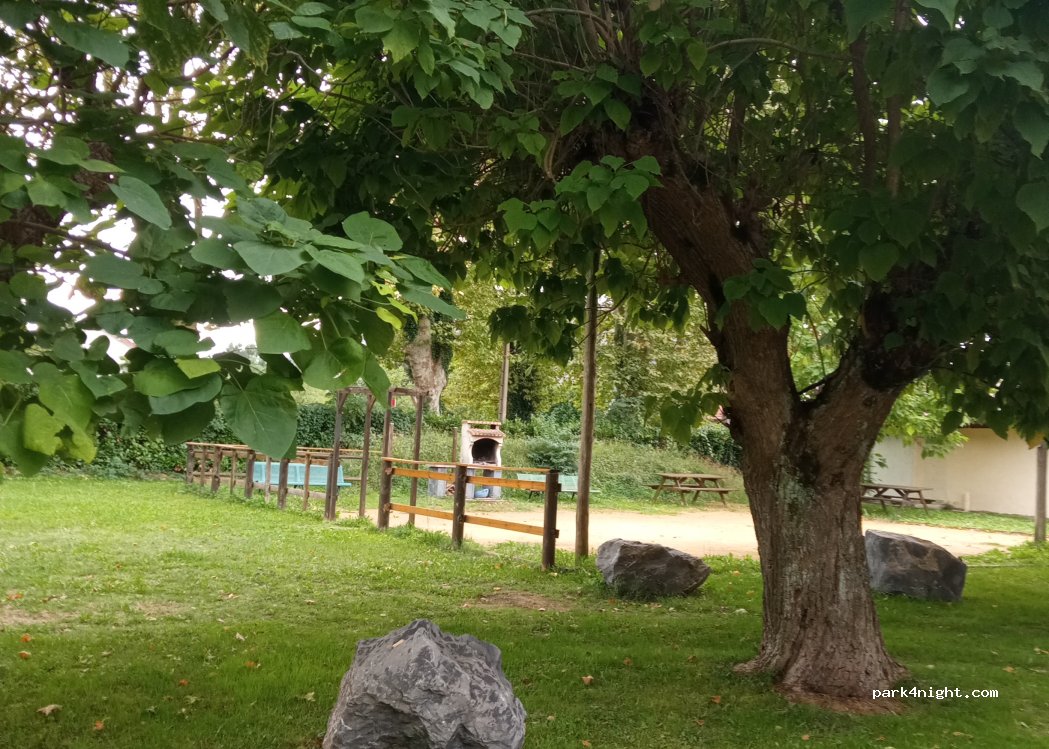 Camping municipal Loures-Barousse — foto 2