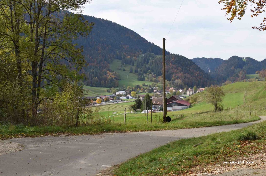 (2115) Val-de-Travers - Champs du Noyer — foto 3