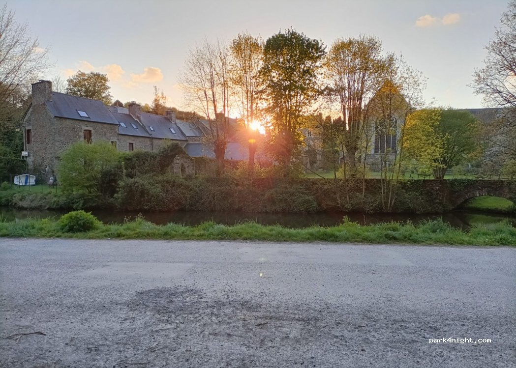 (22100) Léhon - 23 Le Bourg — foto 2