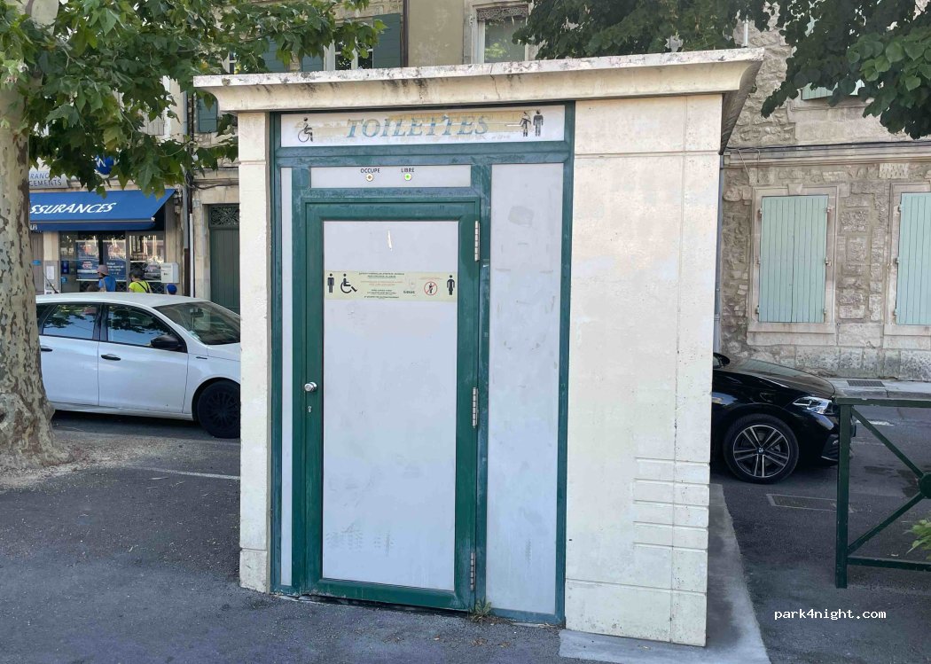 (13210) Saint-Rémy-de-Provence - 14 Place de la République — foto