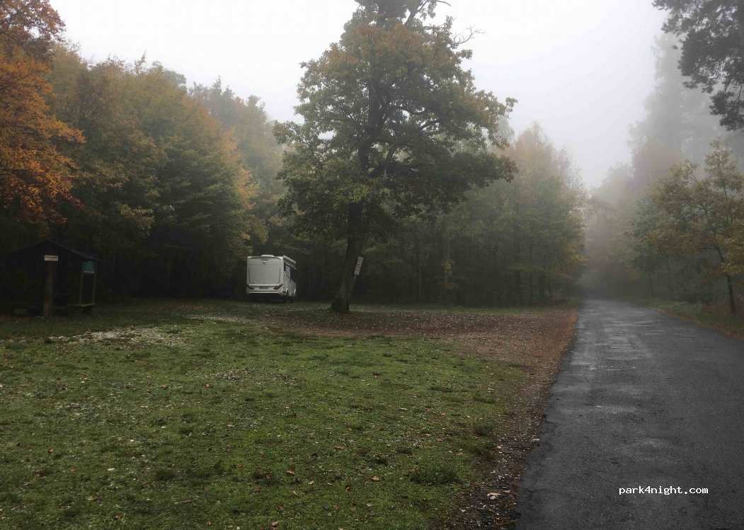 (671 10) Bítov - Unnamed Road — foto 2