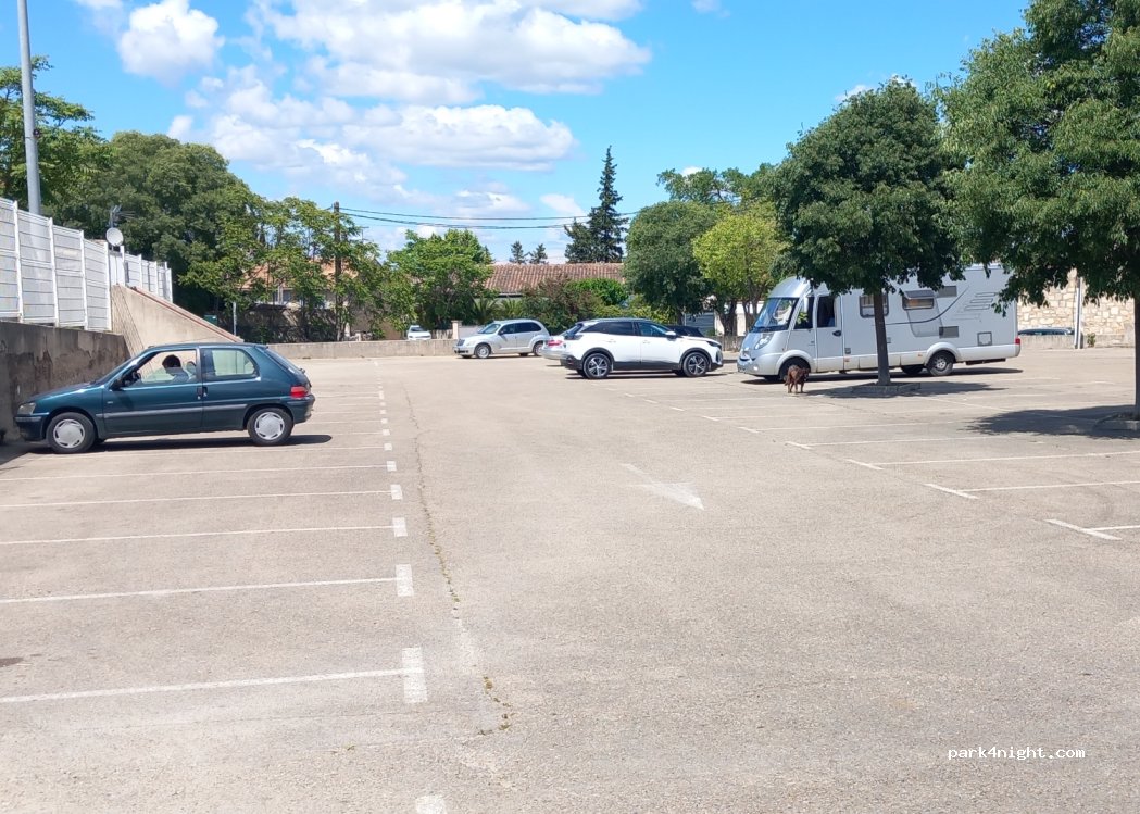 (13210) Saint-Rémy-de-Provence - 10 Avenue Pierre Barbier — foto 3