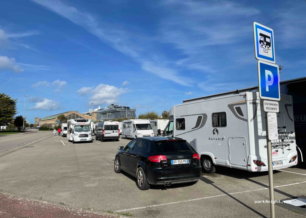 (50100) Cherbourg-Octeville - Allée du Président Menut — foto 3