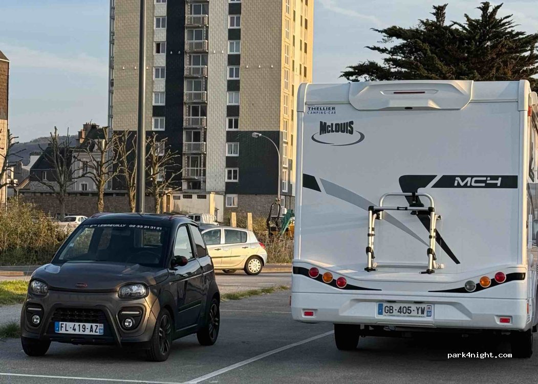 (50100) Cherbourg-Octeville - Allée du Président Menut — foto 5