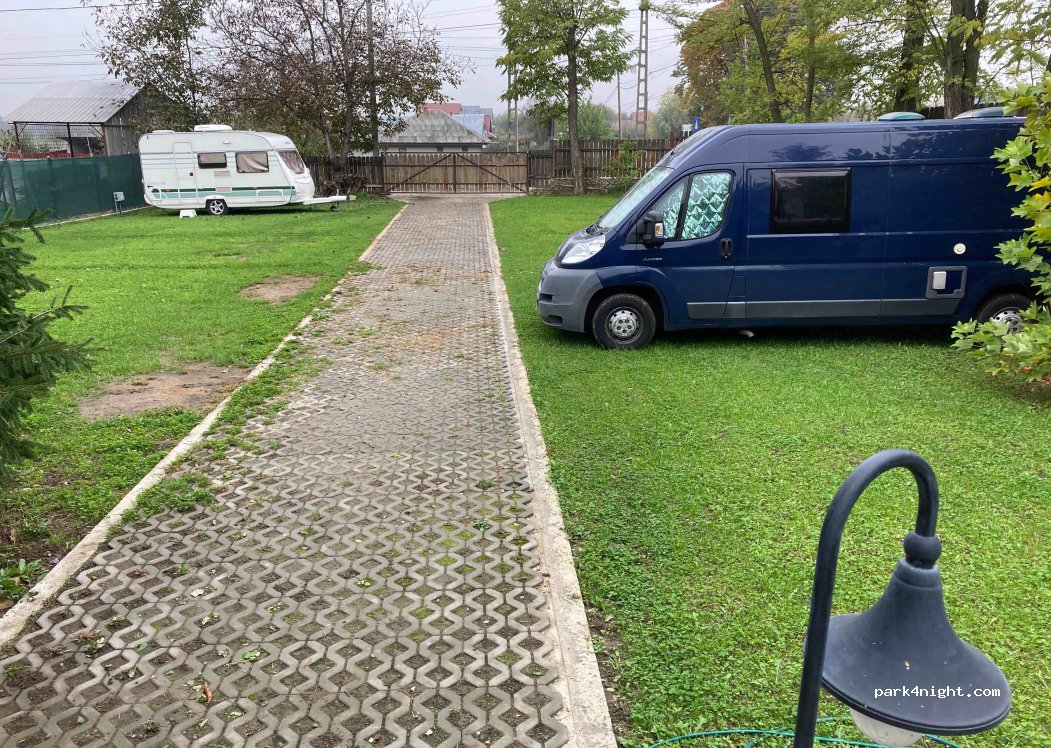 Caravan Camping Costişa — foto