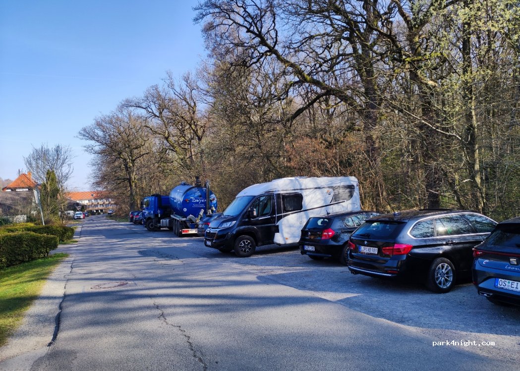 Wanderparkplatz Externsteine / Bärenstein — foto 2