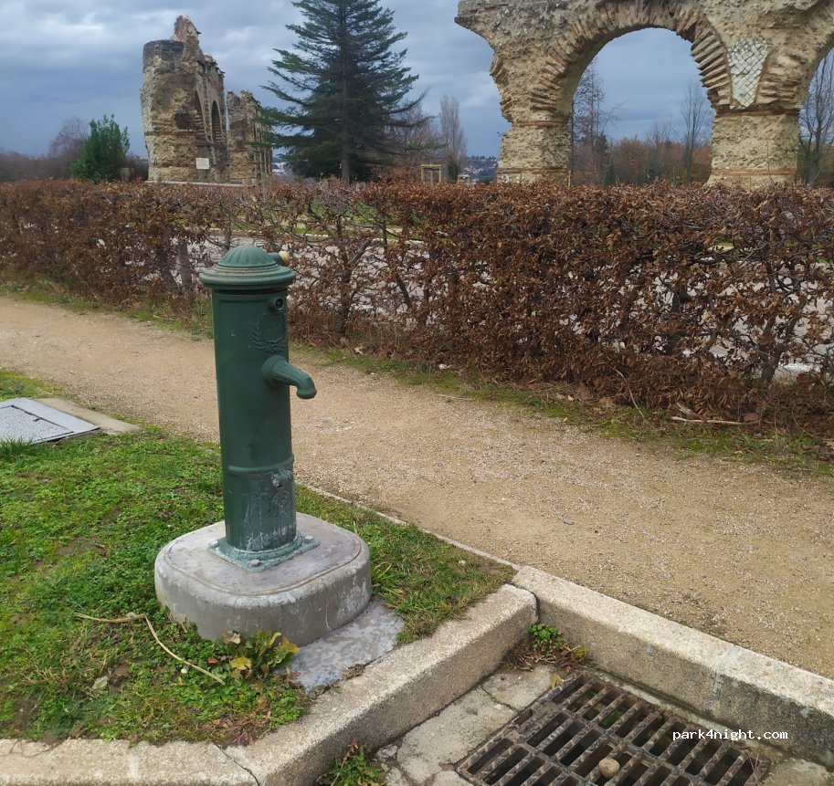 (69630) Chaponost - 12 Route des Pins — foto 2