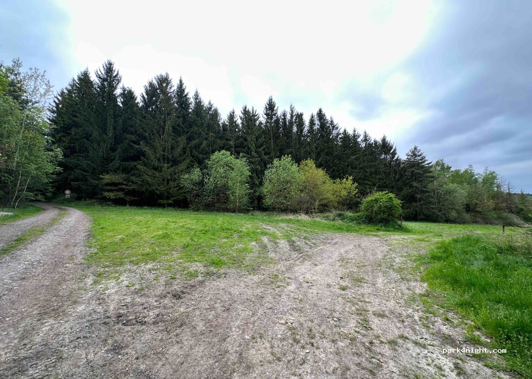 (332 09) Útušice - Unnamed Road — foto 4