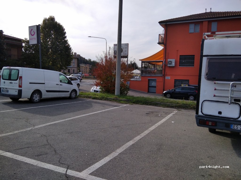 (41014) Castelvetro di Modena - 1 Via Costituzione — foto