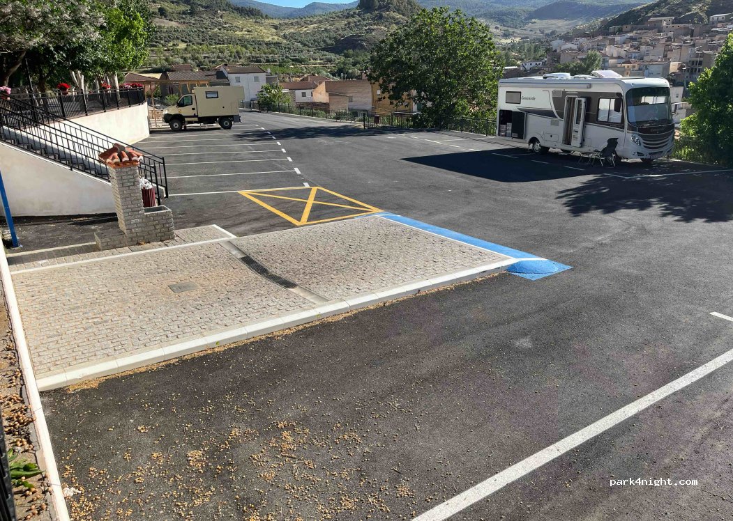 (18517) La Peza - 104 Avenida Garrido Abellan — foto