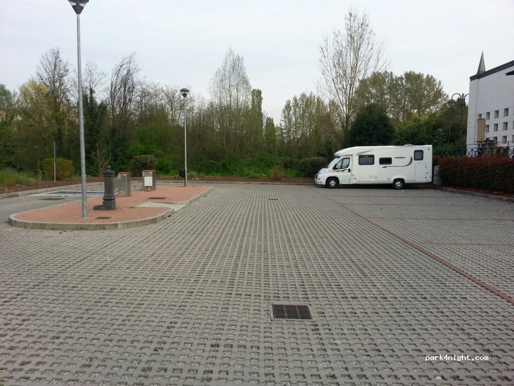 Area Sosta Camper - Sacile — foto