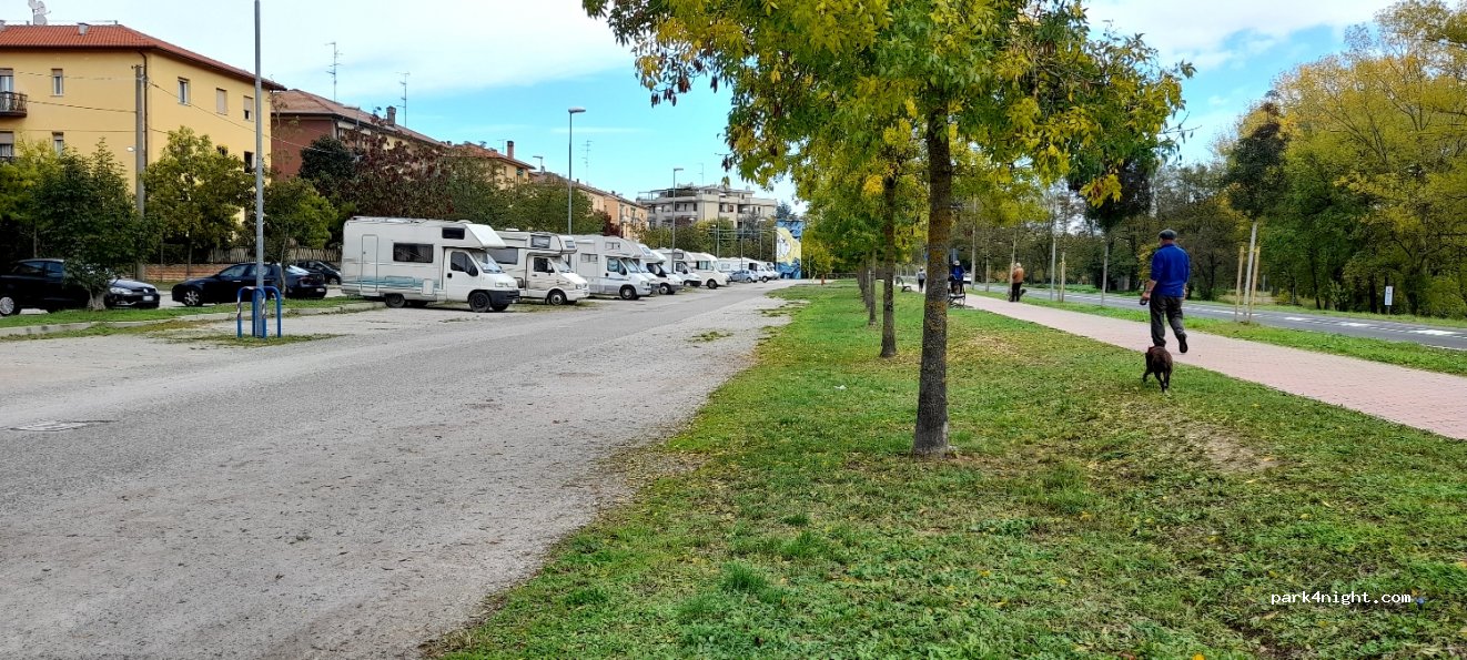 (40026) Imola - Via A. Graziadei — foto