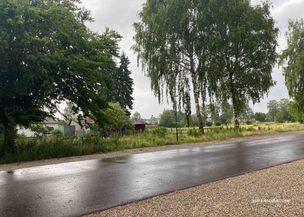 Parkplatz am Sportplatz — foto 2