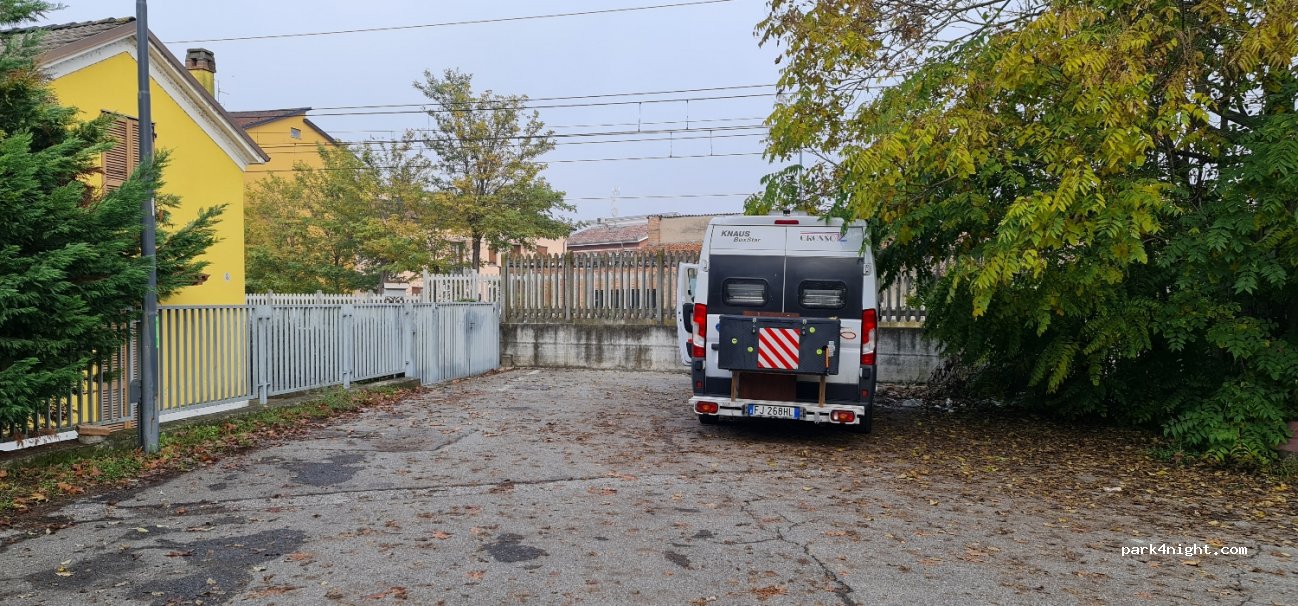 (29121) Piacenza - 4 Via Trebbia — foto