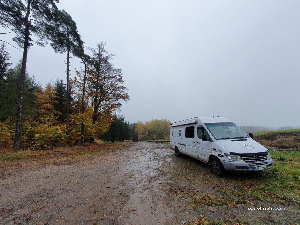 (561 63) Nekoř - Unnamed Road — foto 2