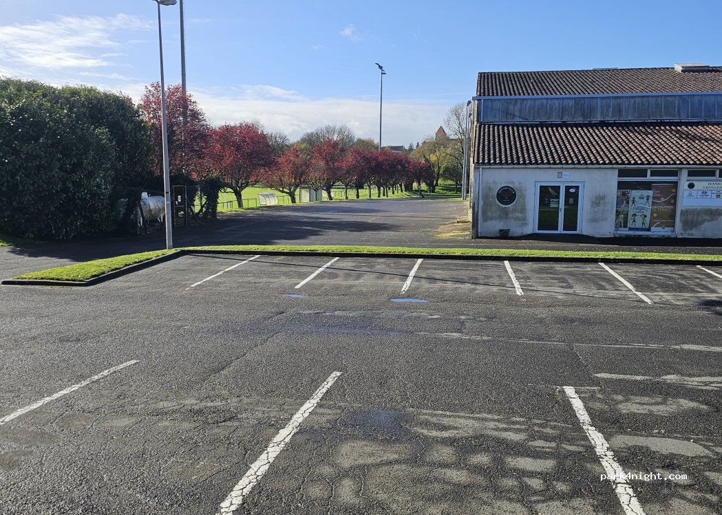 (17810) Saint-Georges-des-Coteaux - 20 Route du Stade — foto 5