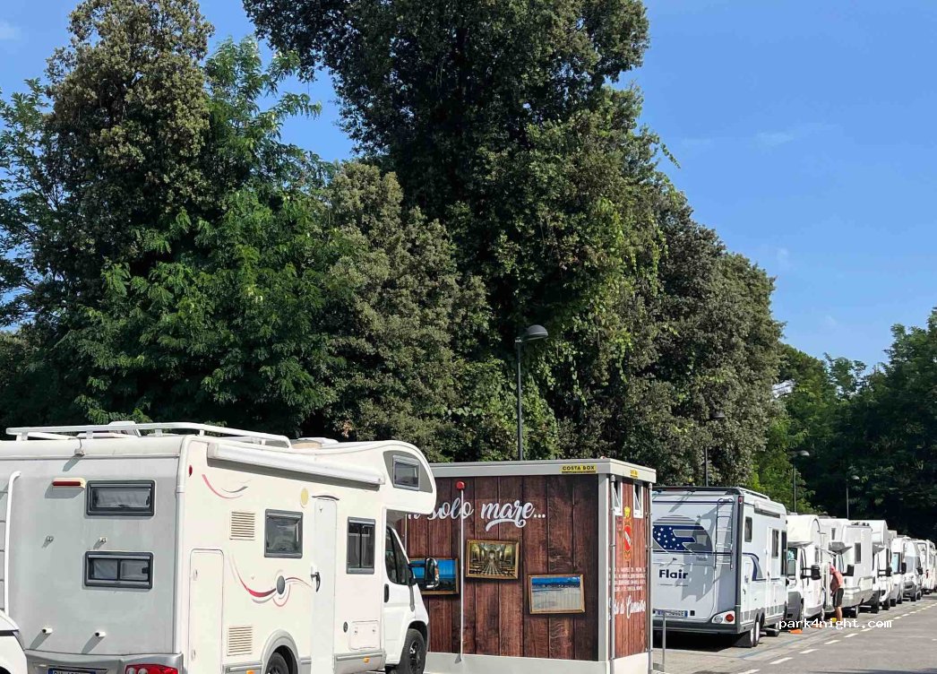 Area Sosta Camper Parkamaiore — foto 4