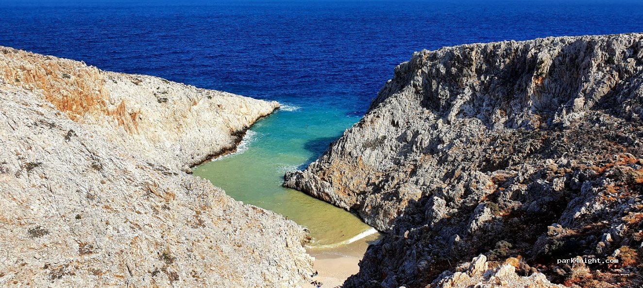 (731 00) Akrotiri - Unnamed Road — foto