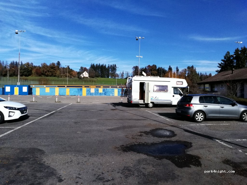 (8820) Wädenswil - 1 Sportplatzweg — foto