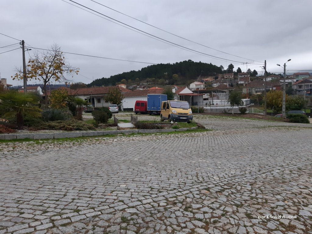(5400-805) Vile Verde da Raia - 1 Rua Central — foto