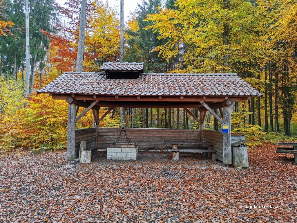 (3284) Fräschels - Im Holz — foto