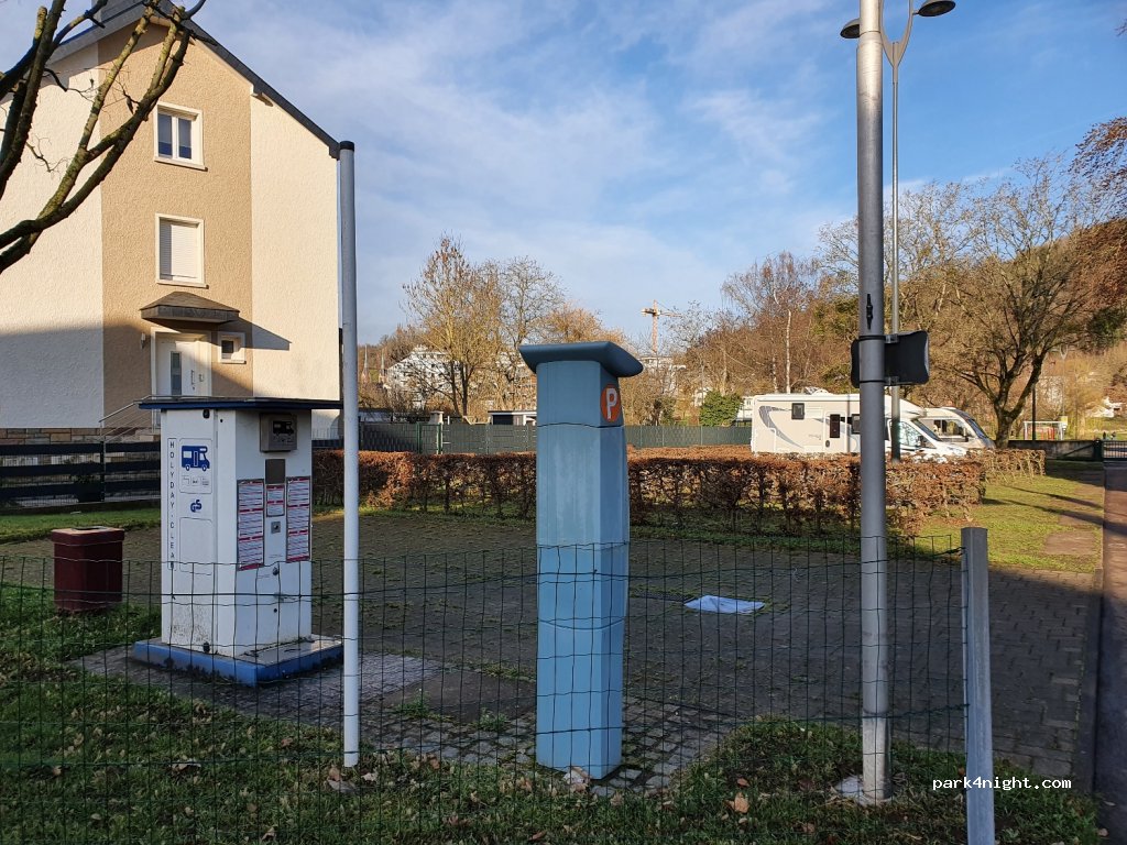 Wohnmobilstellplatz Dikrech — foto